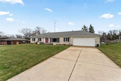 Photo of 528 Blue Jay Drive, Vandalia, OH 45377 (MLS # 953899)