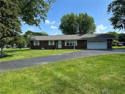 Photo of 535 Barnhart Road, Troy, OH 45373 (MLS # 952293)