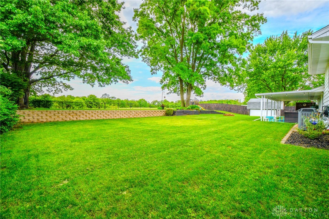 1137 Edgebrook Avenue, New Carlisle, Ohio image 27