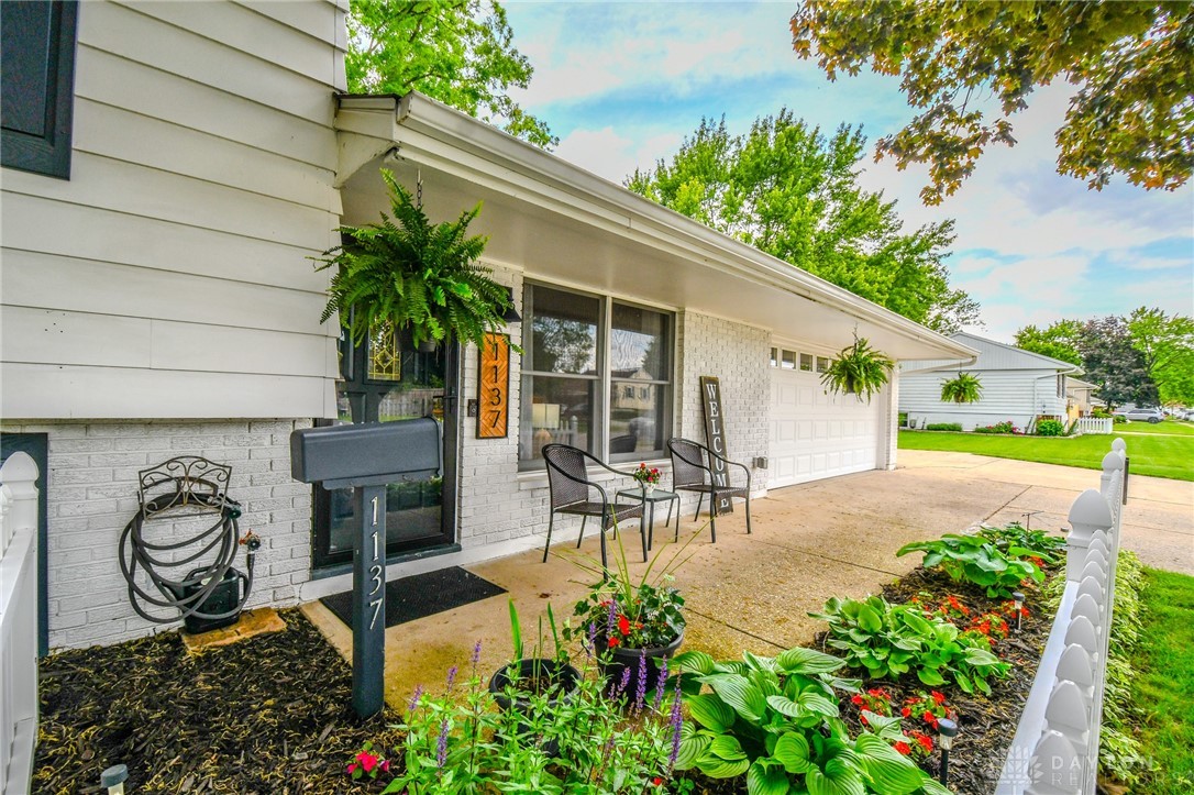 1137 Edgebrook Avenue, New Carlisle, Ohio image 2