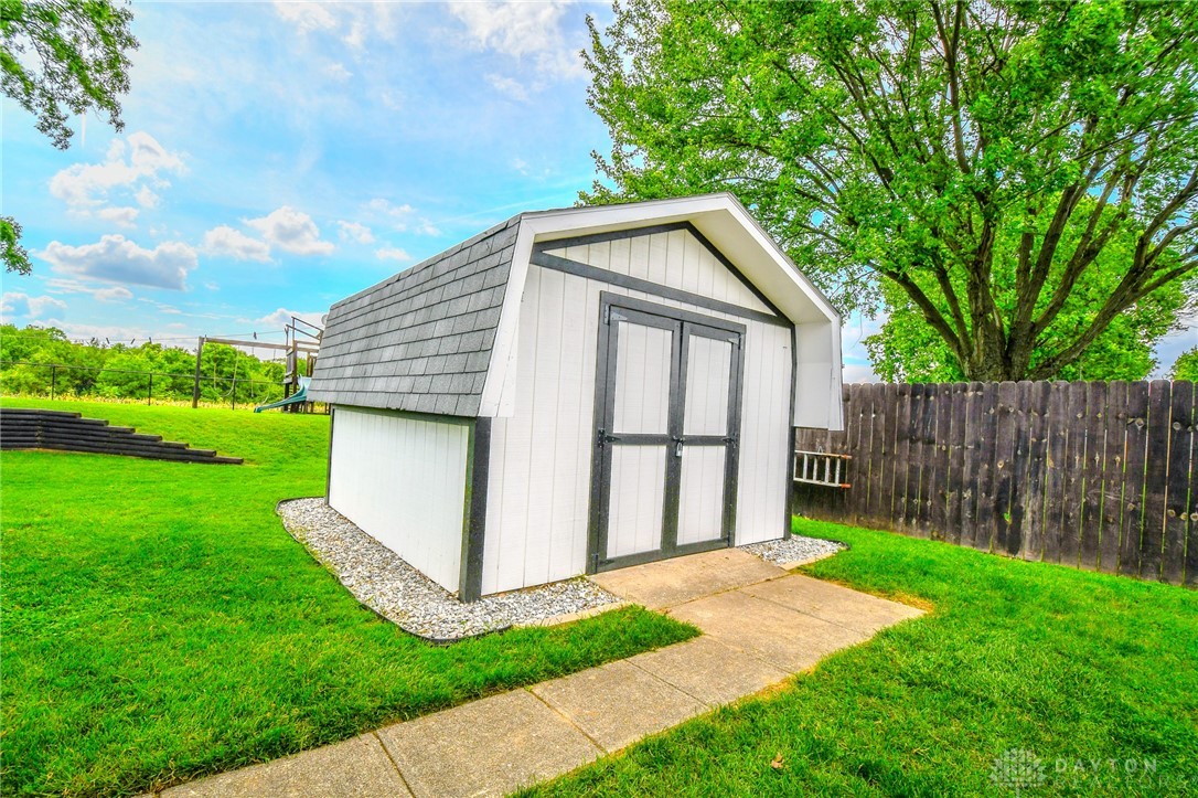 1137 Edgebrook Avenue, New Carlisle, Ohio image 34