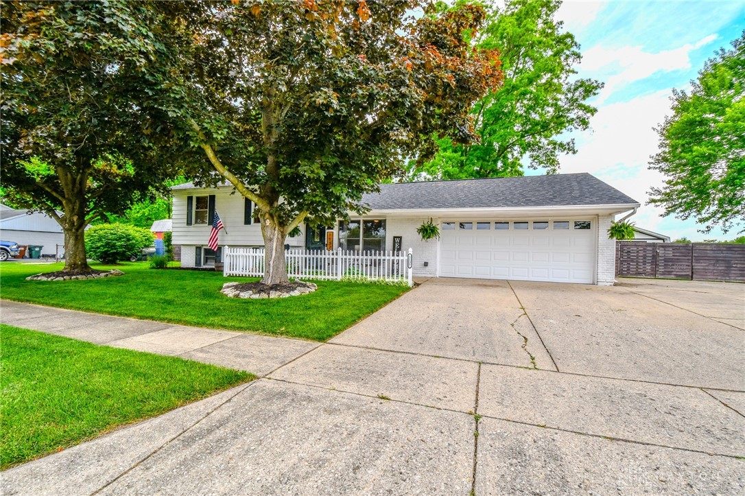 1137 Edgebrook Avenue, New Carlisle, Ohio image 4