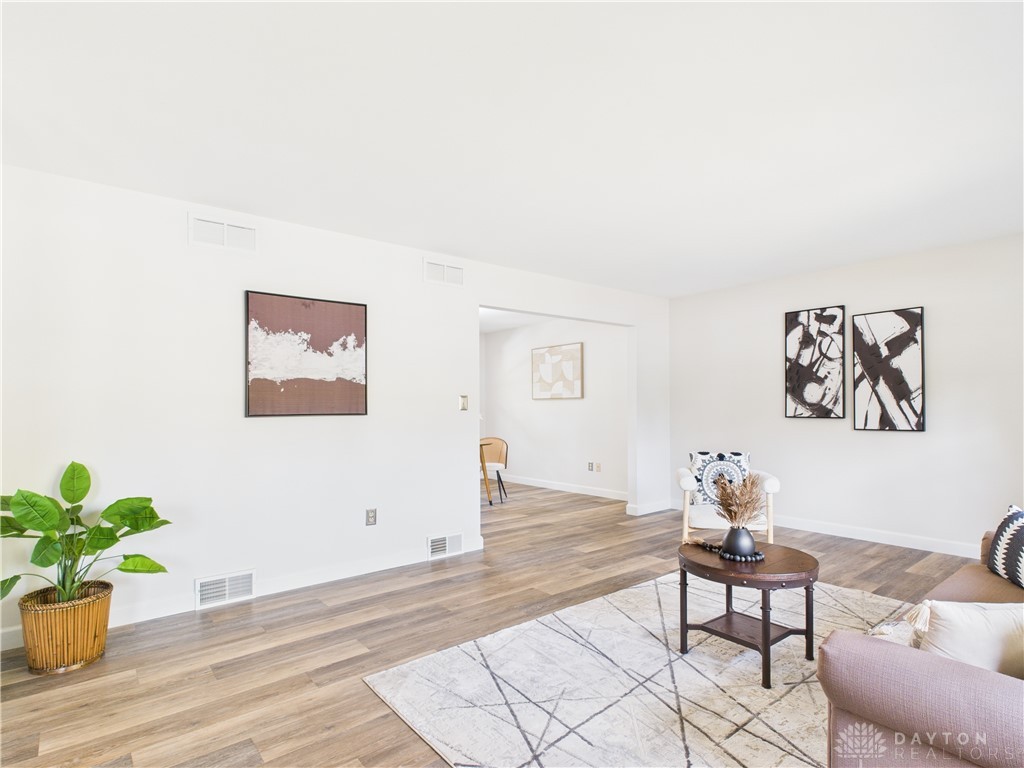 Centerville, Ohio 45459, United States, 4 Bedrooms Bedrooms, ,3 BathroomsBathrooms,Residential,Pending,213873