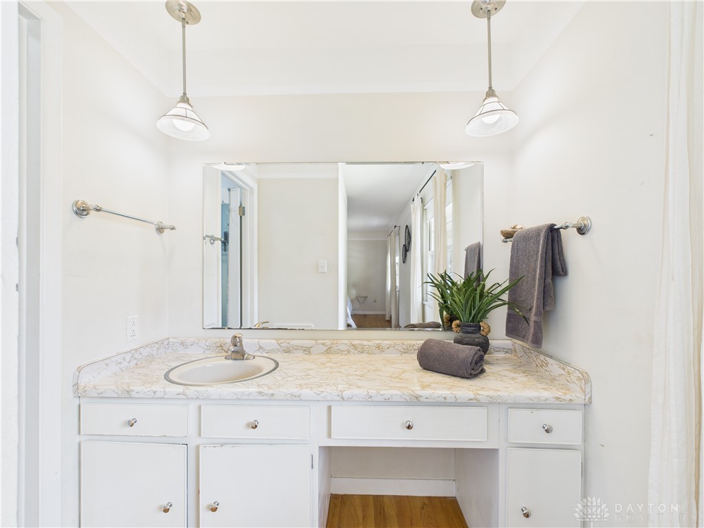 Centerville, Ohio 45459, United States, 4 Bedrooms Bedrooms, ,3 BathroomsBathrooms,Residential,Pending,213873