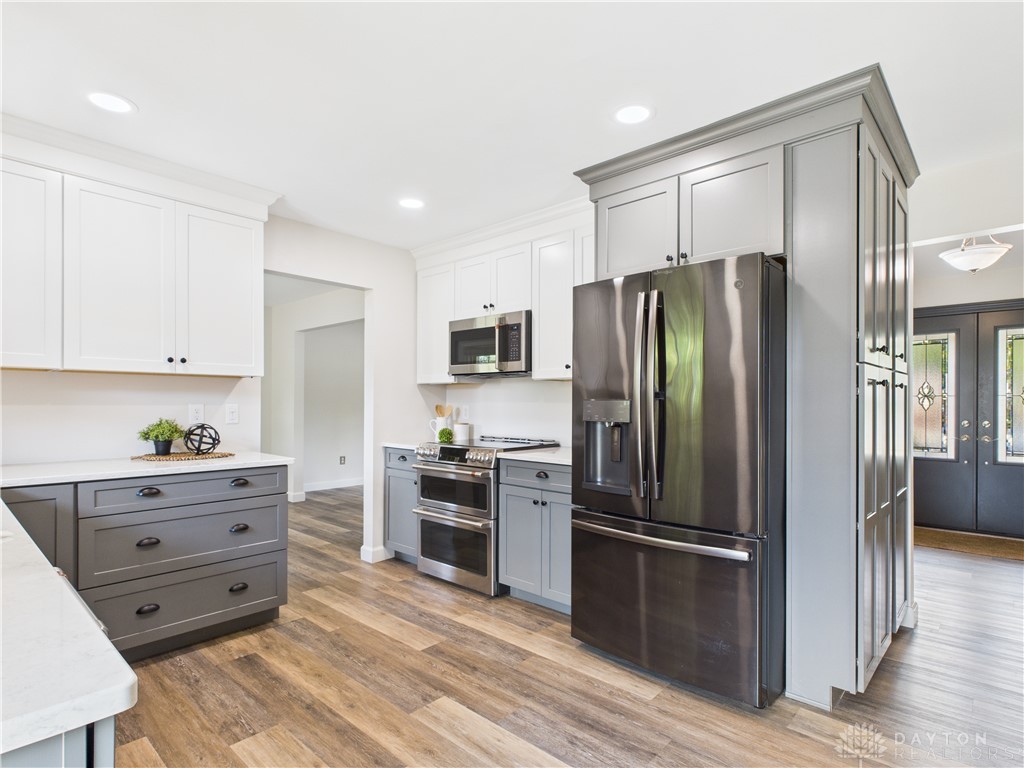 Centerville, Ohio 45459, United States, 4 Bedrooms Bedrooms, ,3 BathroomsBathrooms,Residential,Pending,213873