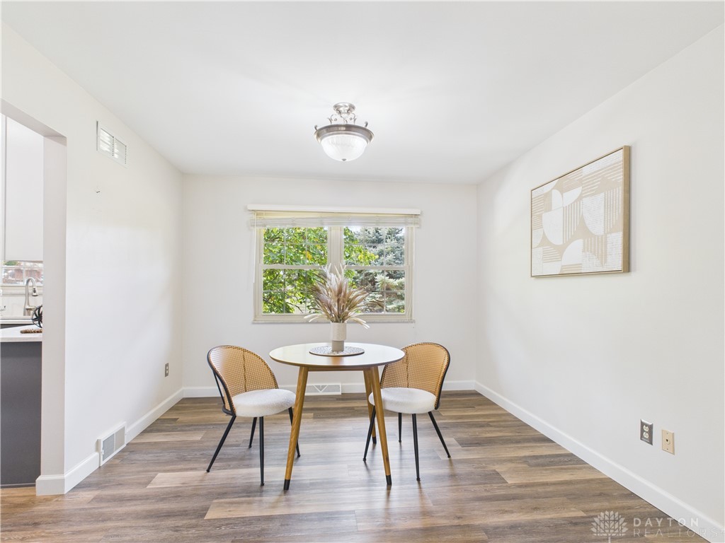 Centerville, Ohio 45459, United States, 4 Bedrooms Bedrooms, ,3 BathroomsBathrooms,Residential,Pending,213873