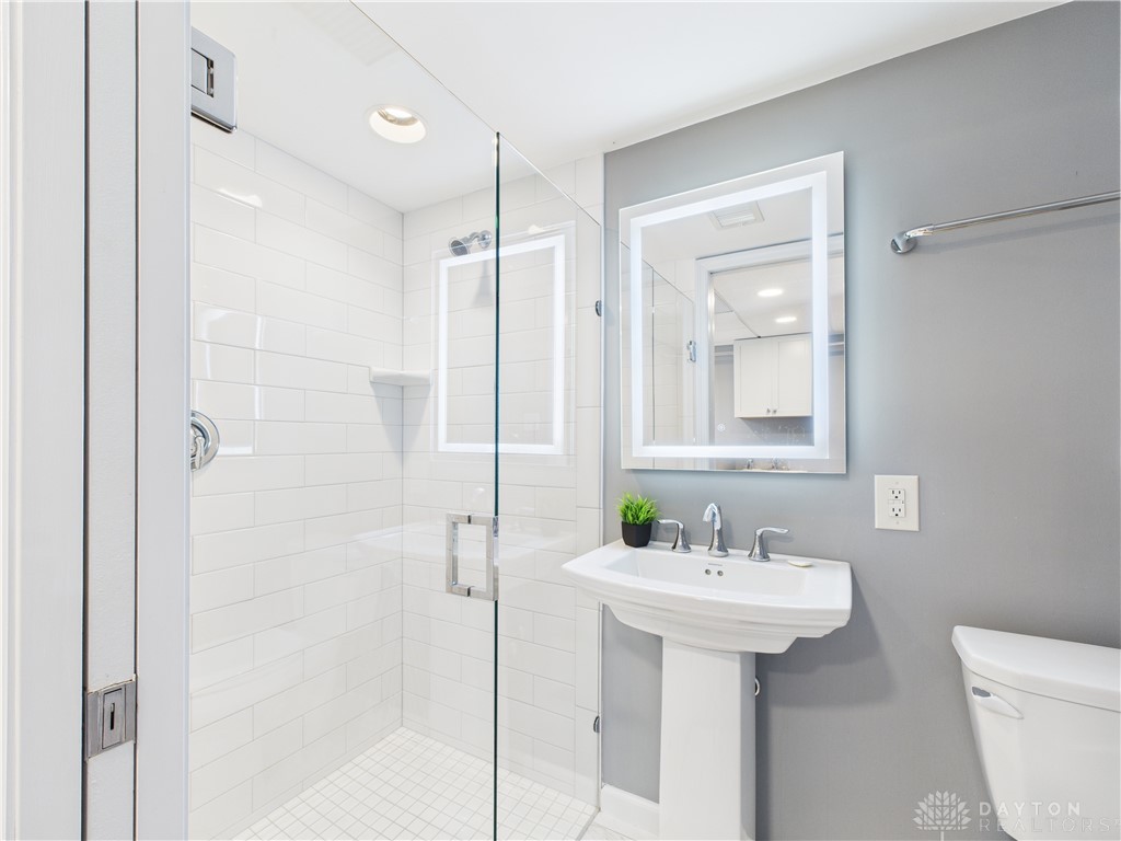 Centerville, Ohio 45459, United States, 4 Bedrooms Bedrooms, ,3 BathroomsBathrooms,Residential,Pending,213873