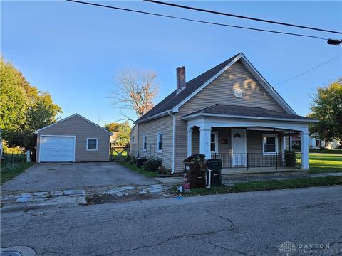 Photo of 11 S Sycamore Street, Jamestown Vlg, OH 45335 (MLS # 946196)