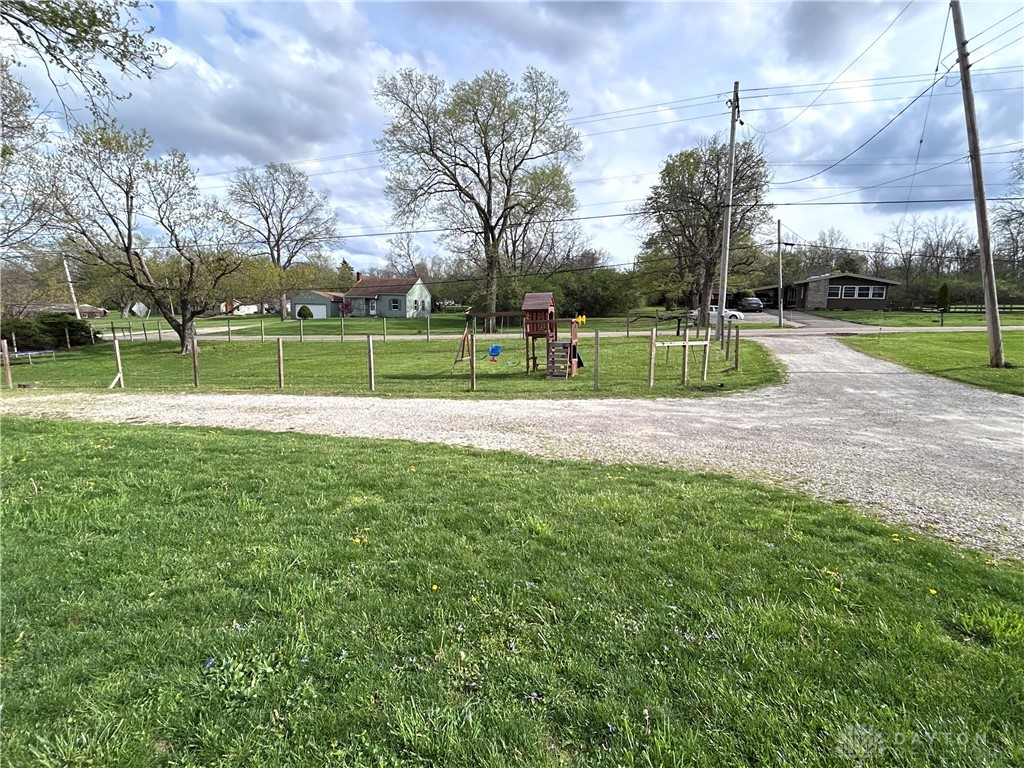 6933 Manning Road, Miamisburg, Ohio image 12