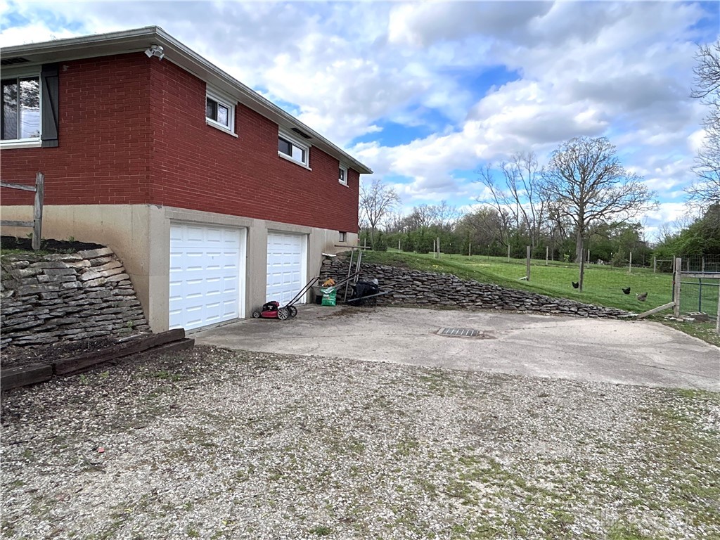 6933 Manning Road, Miamisburg, Ohio image 10