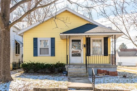 Photo of 1020 Weng Avenue, Dayton, OH 45420 (MLS # 952734)