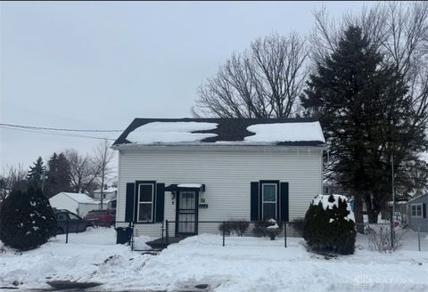 Photo of 625 Tibbetts Avenue, Springfield, OH 45505 (MLS # 952418)