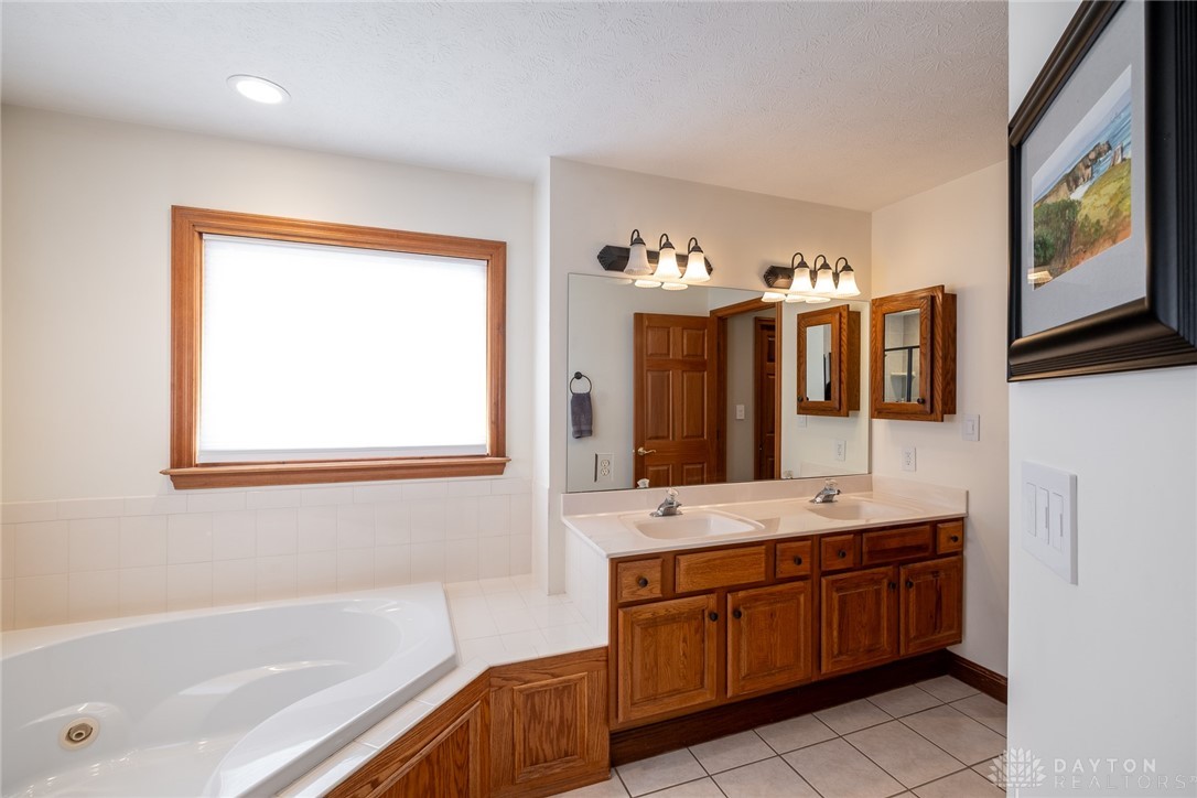 774 Autumn Leaf Drive, Beavercreek, Ohio image 23
