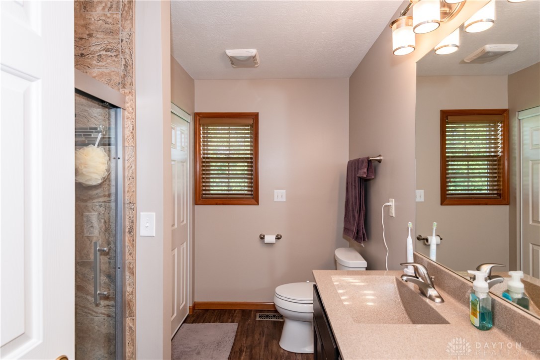 7916 Kings Ridge Circle, Fairborn, Ohio image 36