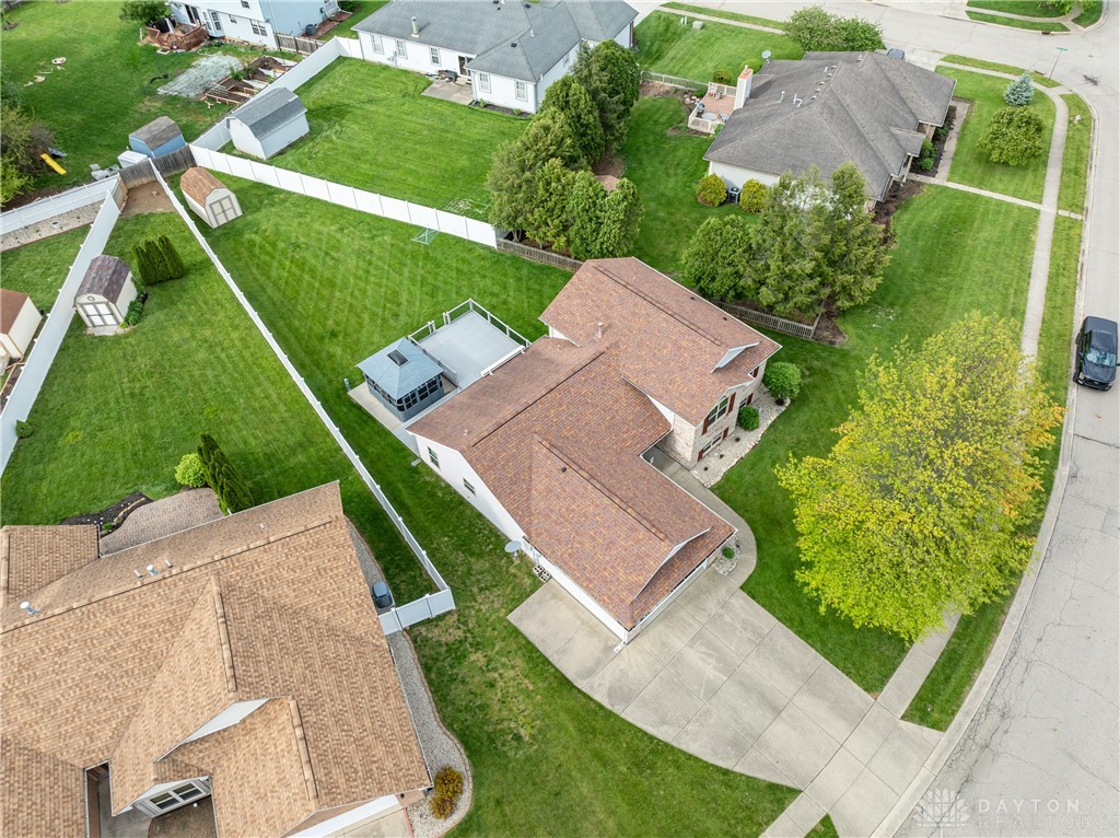 7916 Kings Ridge Circle, Fairborn, Ohio image 49