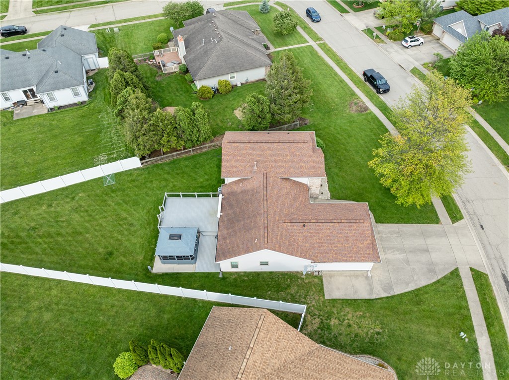 7916 Kings Ridge Circle, Fairborn, Ohio image 48