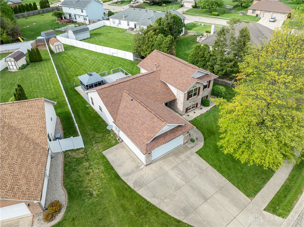 7916 Kings Ridge Circle, Fairborn, Ohio image 50
