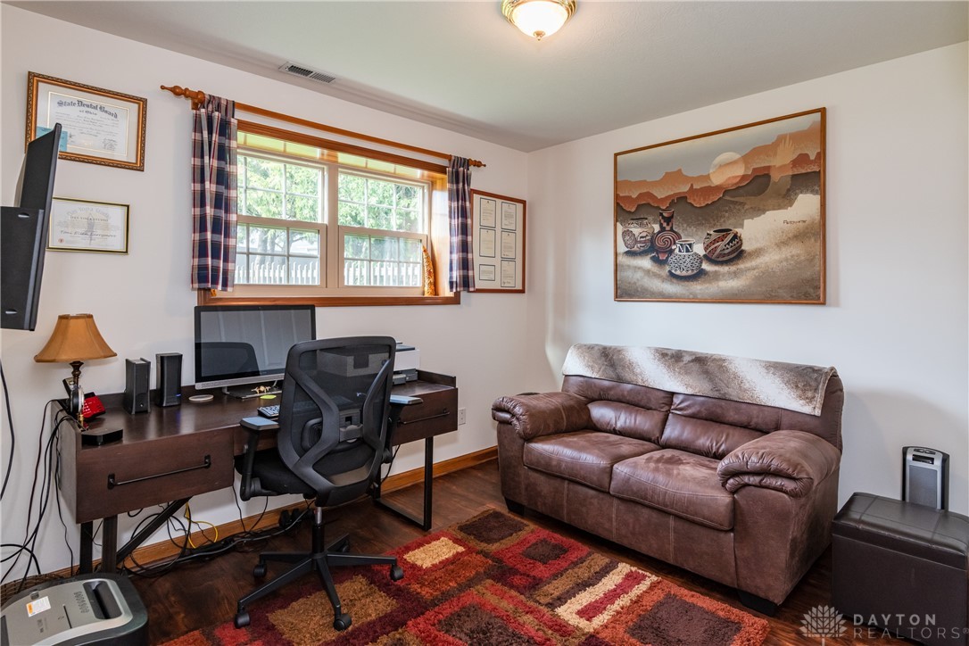 7916 Kings Ridge Circle, Fairborn, Ohio image 22