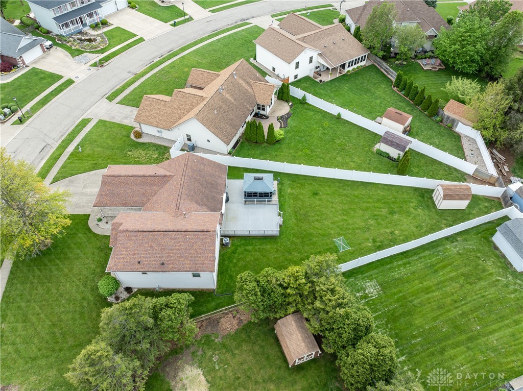 7916 Kings Ridge Circle, Fairborn, Ohio image 44