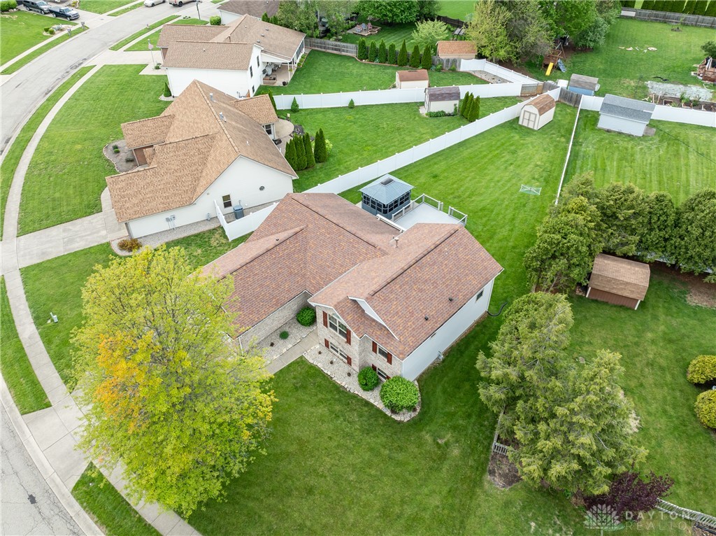 7916 Kings Ridge Circle, Fairborn, Ohio image 43