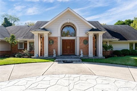 Photo of 1770 W Rahn Road, Dayton, OH 45459 (MLS # 945035)