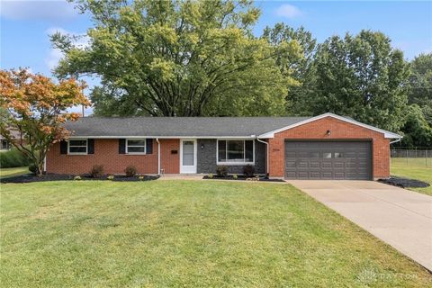 Photo of 2579 Walford Drive, Dayton, OH 45440 (MLS # 942906)