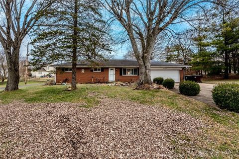 Photo of 6104 State Route 123, Franklin, OH 45005 (MLS # 950685)