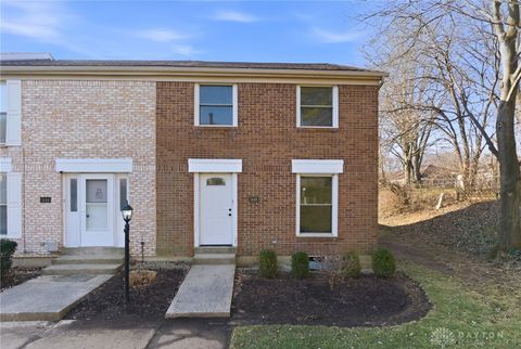 Photo of 1446 Long Island Court, Beavercreek, OH 45434 (MLS # 953148)