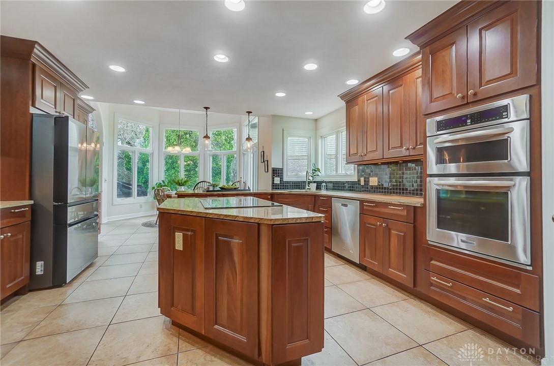 10225 Blossom Wood Court, Dayton, Ohio image 33
