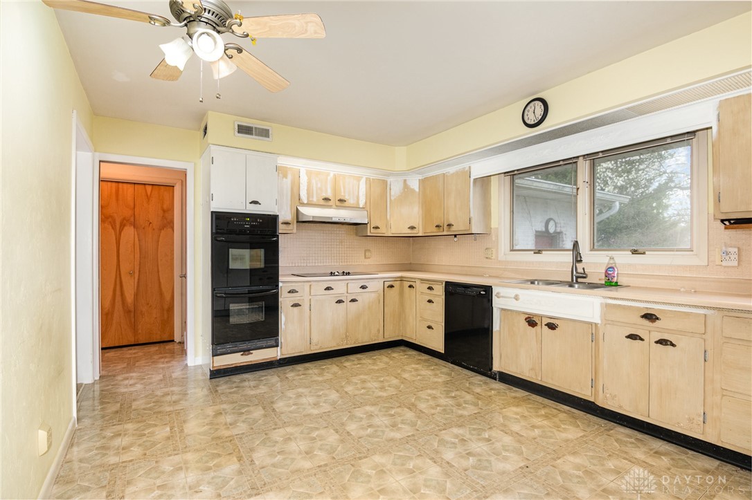 2564 Etiwanda Drive, Beavercreek, Ohio image 10