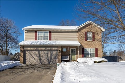 Photo of 320 Sagebrush Drive, Englewood, OH 45315 (MLS # 951539)