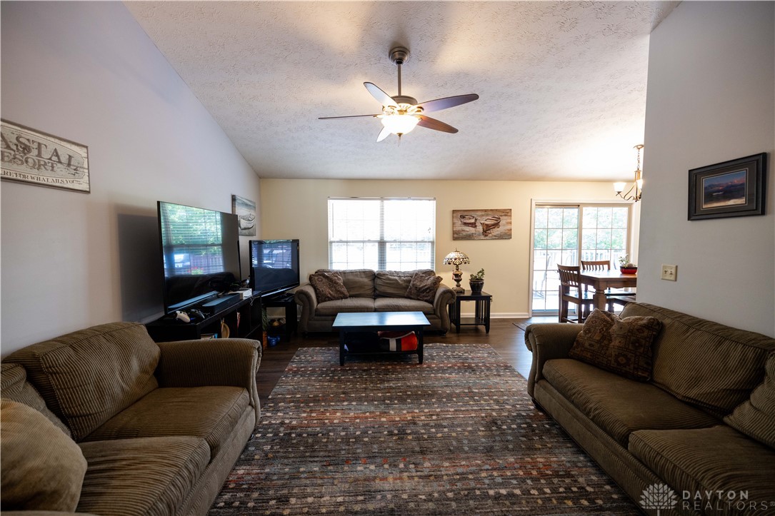 3903 Harris Lane, Springfield, Ohio image 5