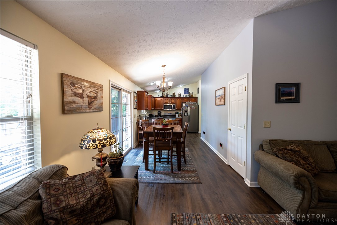 3903 Harris Lane, Springfield, Ohio image 6