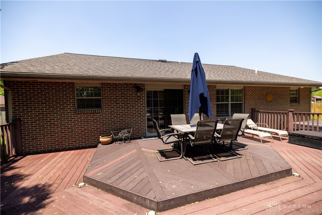 3903 Harris Lane, Springfield, Ohio image 32