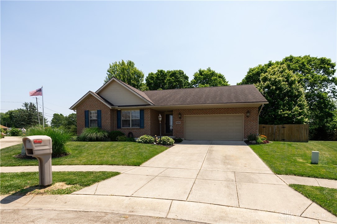 3903 Harris Lane, Springfield, Ohio image 2