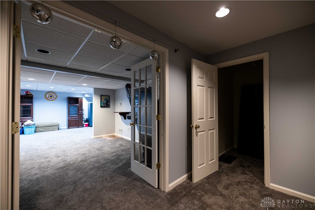 3903 Harris Lane, Springfield, Ohio image 26