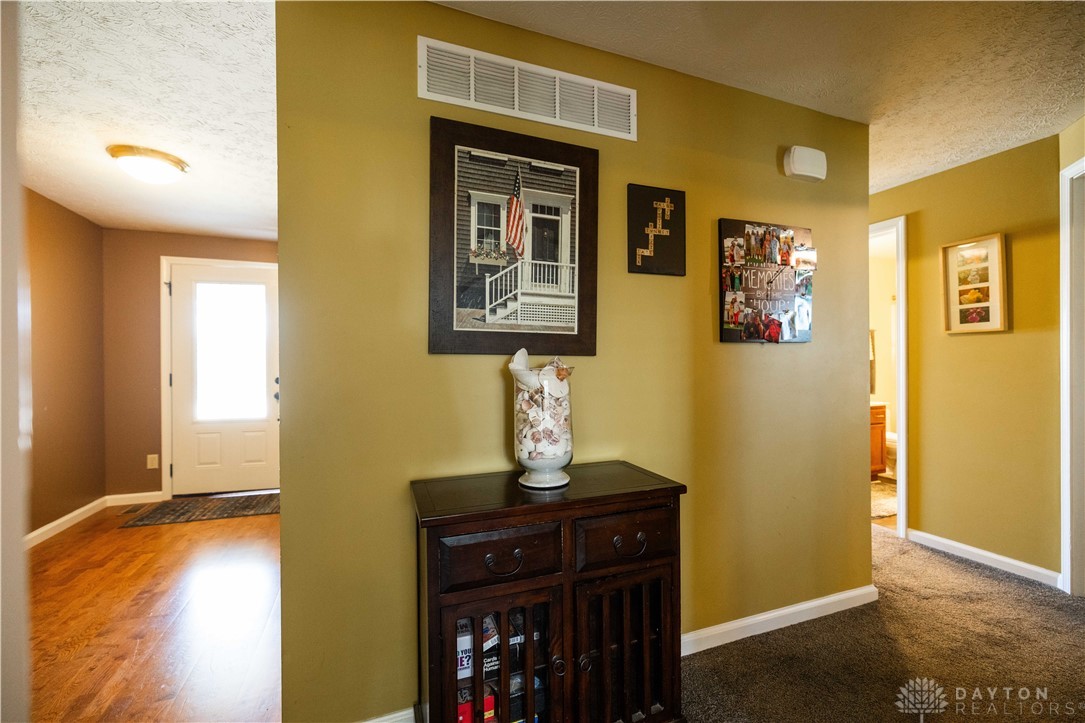 3903 Harris Lane, Springfield, Ohio image 4