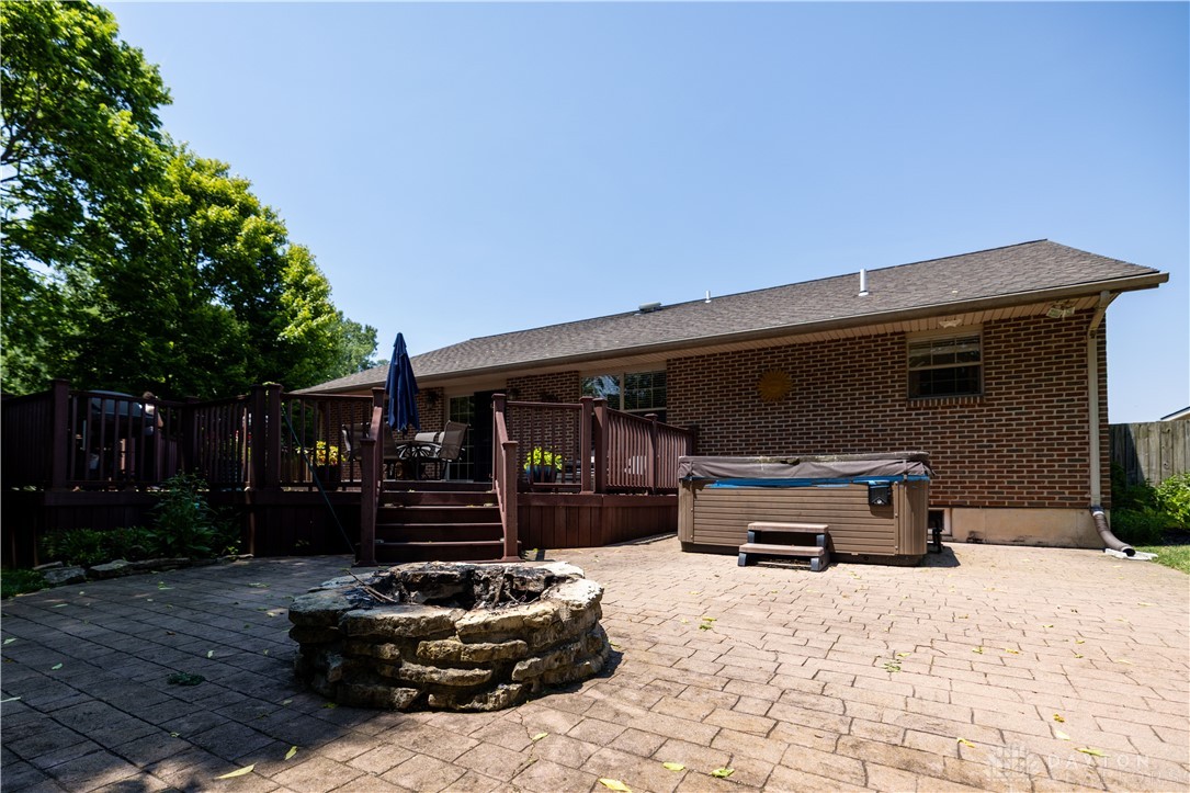 3903 Harris Lane, Springfield, Ohio image 33