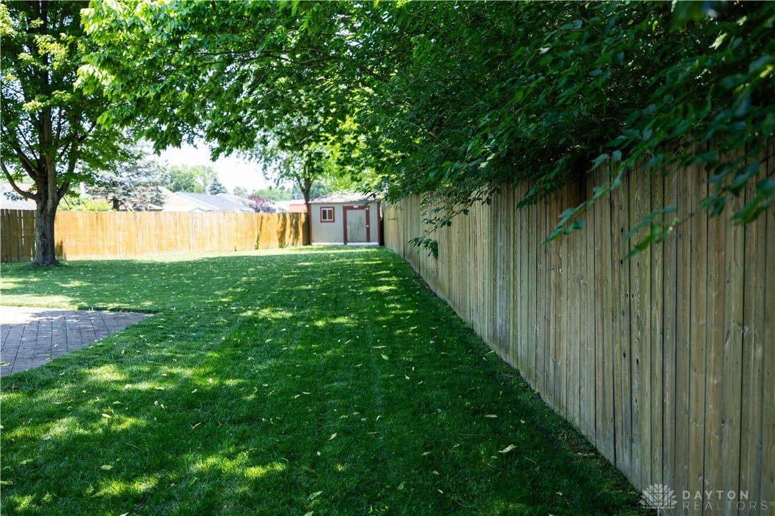 3903 Harris Lane, Springfield, Ohio image 38