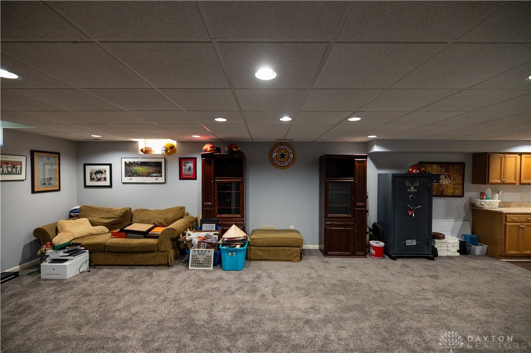 3903 Harris Lane, Springfield, Ohio image 23