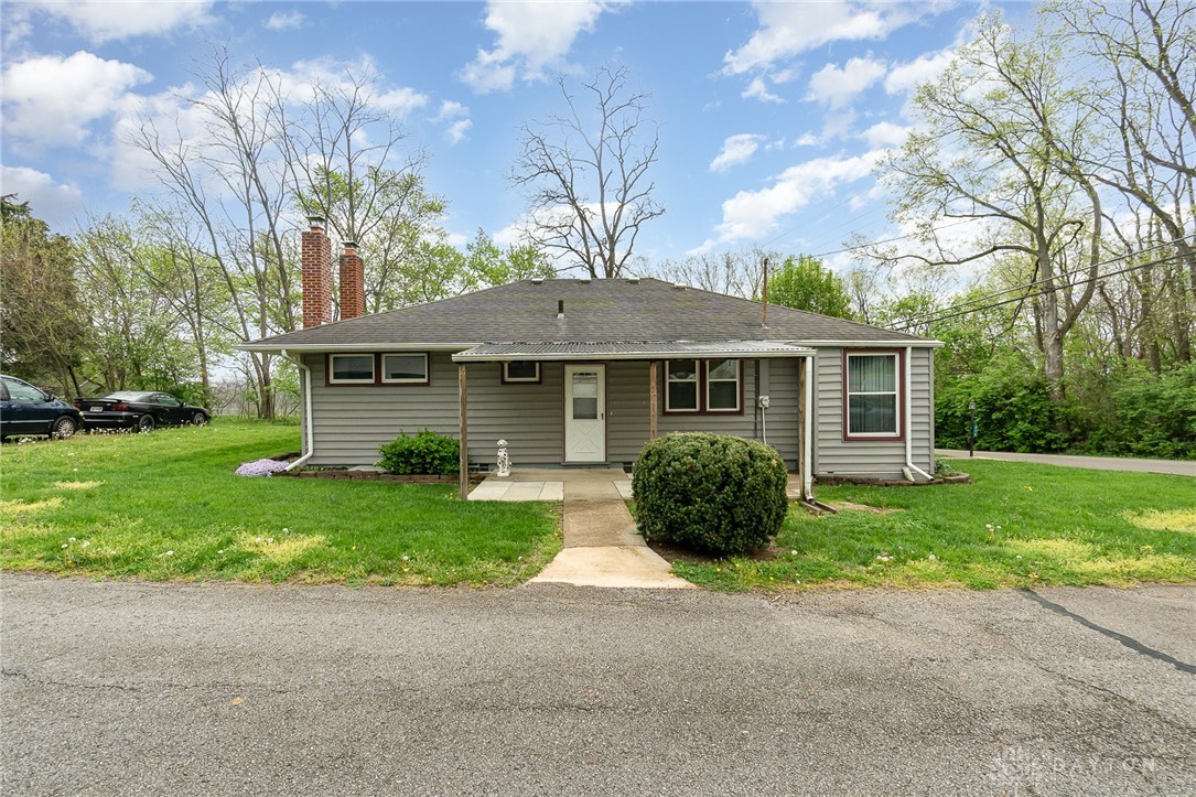 216 E Clay Street, Lewisburg, Ohio image 3