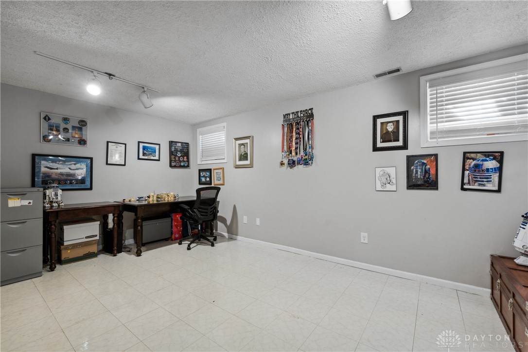 3050 Hoop Road, Xenia, Ohio image 35