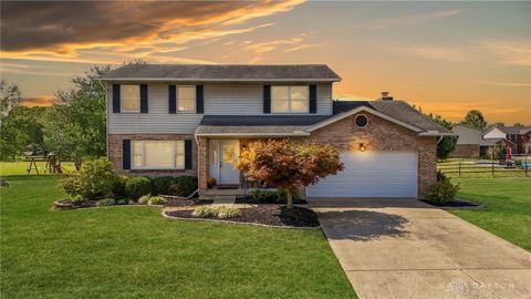 Photo of 7397 Chateauguay Drive, Fairfield Twp, OH 45011 (MLS # 944977)