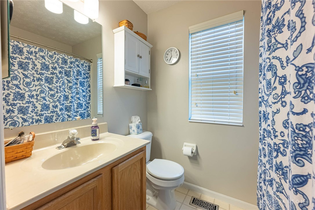 Lebanon, Ohio 45036, United States, 3 Bedrooms Bedrooms, ,3 BathroomsBathrooms,Residential,Pending,166377