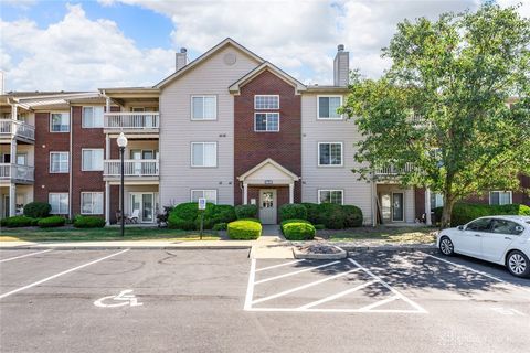 Photo of 1875 Waterstone Boulevard #312, Miamisburg, OH 45342 (MLS # 942880) Photo of 1875 Waterstone Boulevard #312, Miamisburg, OH 45342 (MLS # 942880)