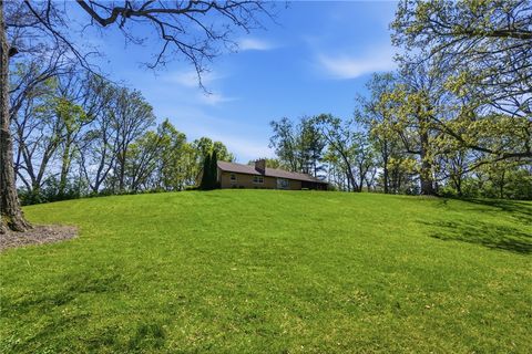 Photo of 1047 Steven Circle Drive, Bethel Twp, OH 45344 (MLS # 956798)