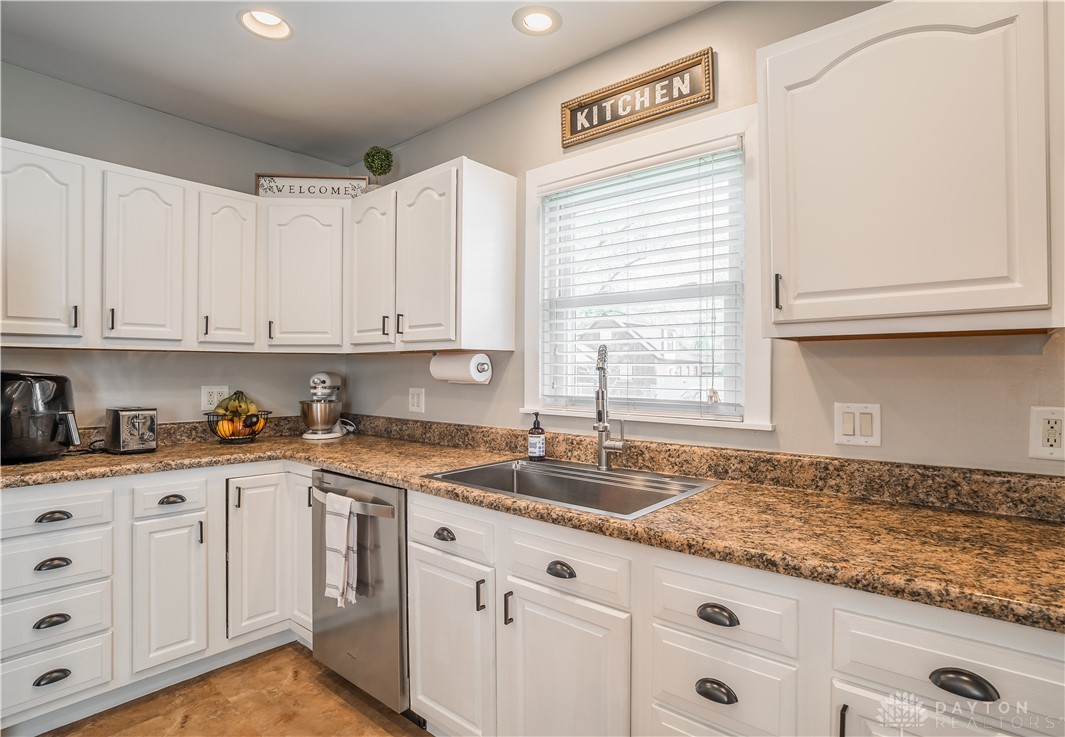 210 Penn Road, Troy, Ohio image 10