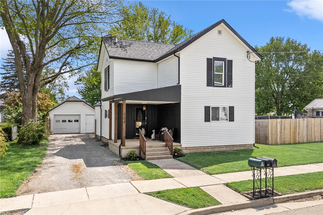 224 S Walnut Street