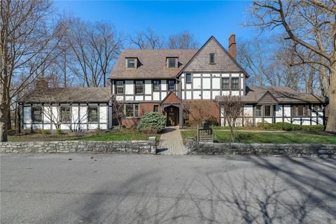 Photo of 31 Walnut Lane, Oakwood, OH 45419 (MLS # 951509)