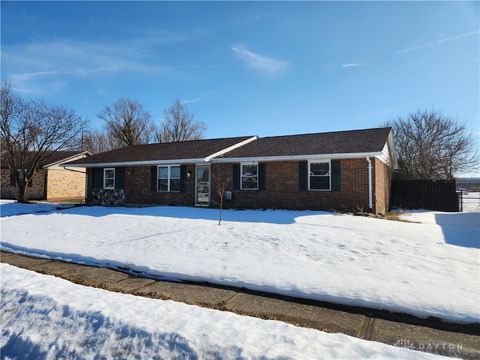 Photo of 409 Chestnut Drive, Eaton, OH 45320 (MLS # 952157)